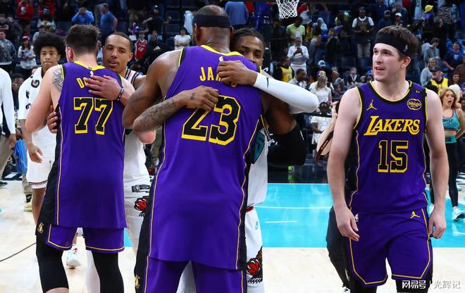 od体育在线登录-包含湖人力克黄蜂,快船艰难逆转篮网,国王击败老鹰的词条